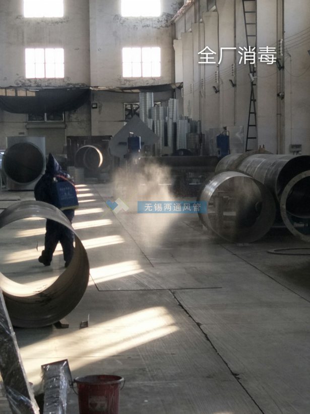 两通公司疫情期间各个角落进行消毒配图